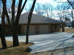 1208 W Brooks St, Claremore, OK 74017