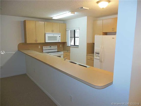 3rd image of 22811 SW 88th Pl #1122
