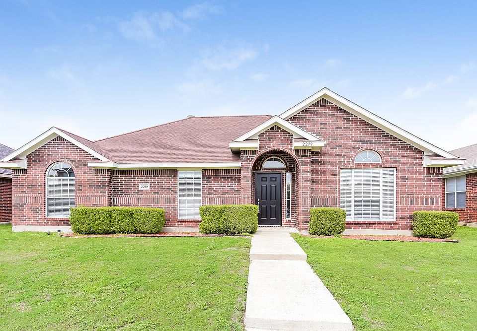 1st image of 2219 W Thoroughbred Dr