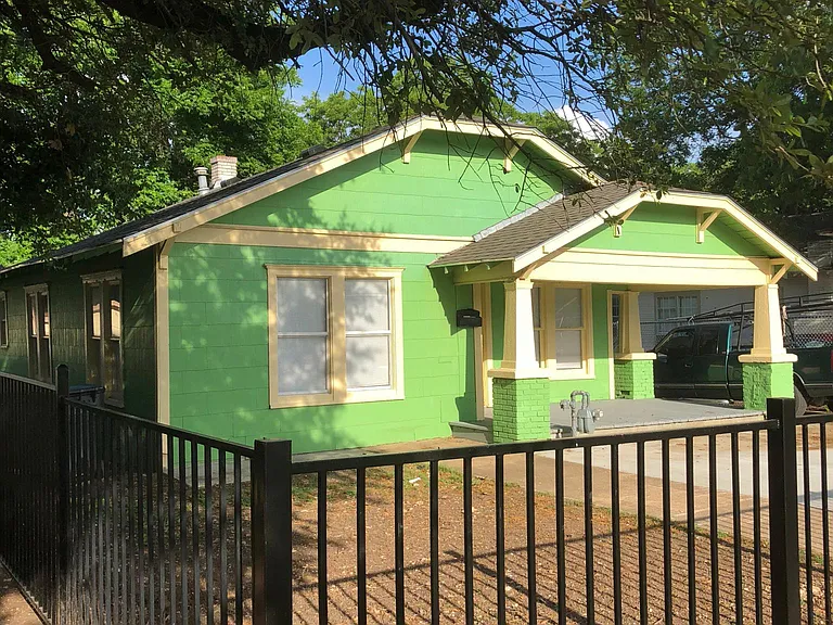 822 Hollywood Ave — Photo 8