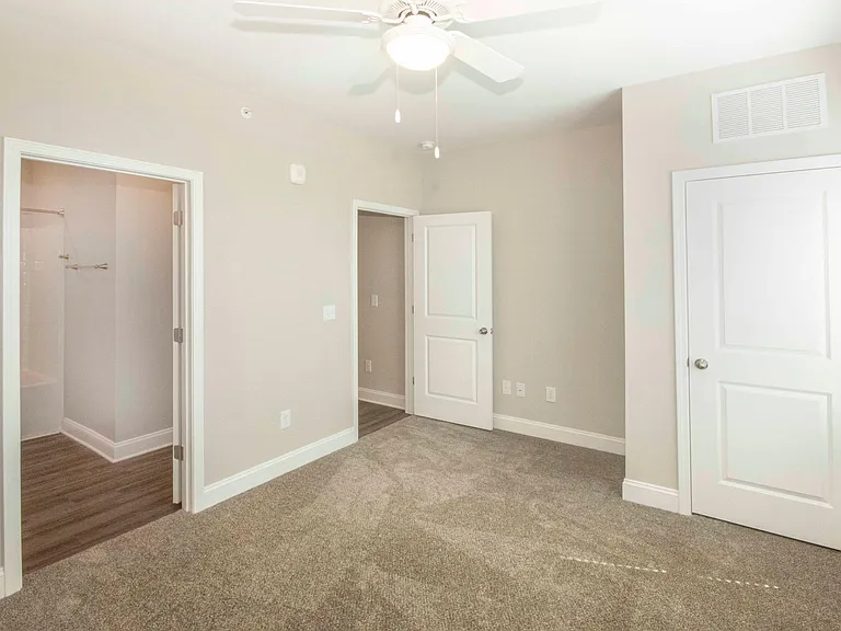 Farragut Pointe — Photo 23