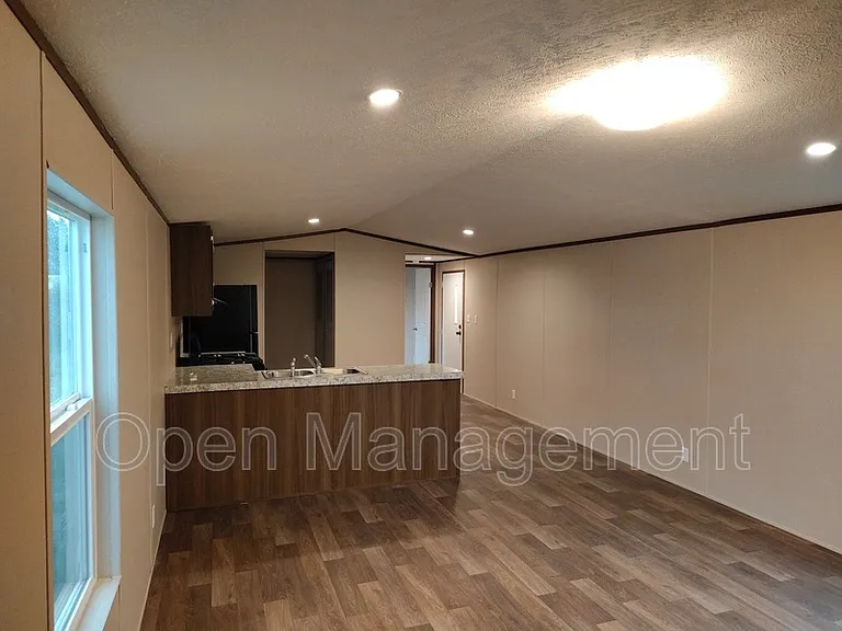 24 Erin Ln #72 — Photo 2