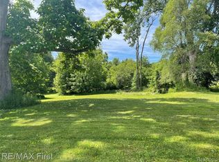 37452 Hayes Rd, Clinton Township, MI