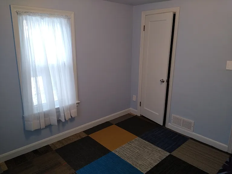 2312 E John St — Photo 8