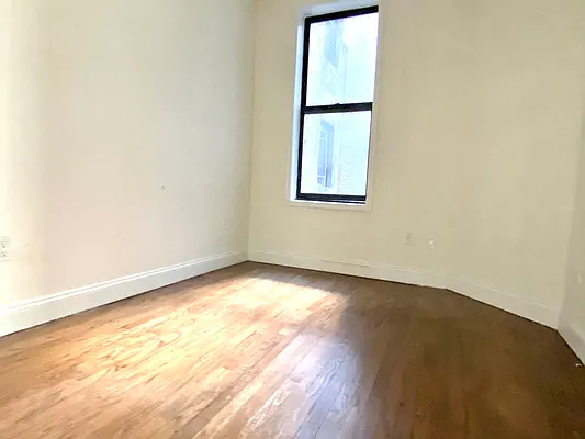 Rented by Corcoran | media 23