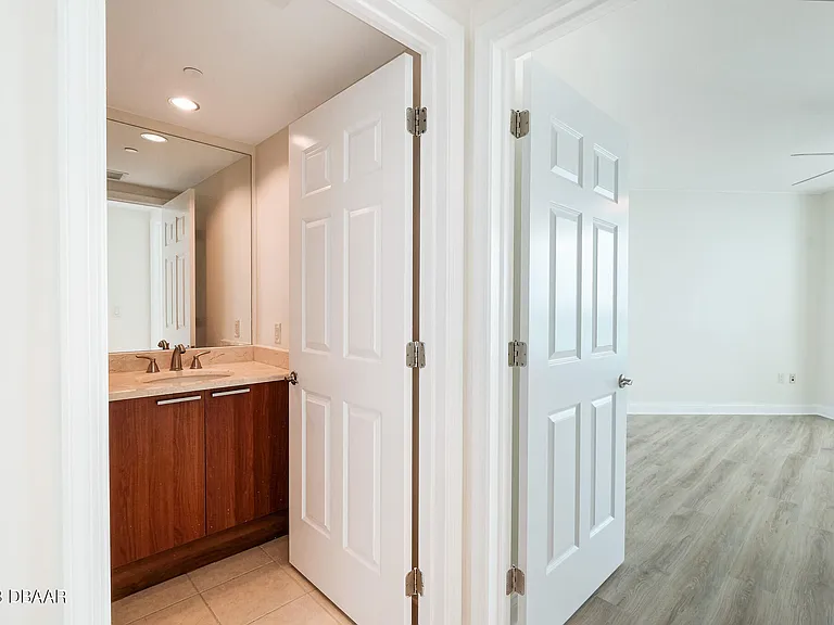 241 Riverside Dr #1006 — Photo 26