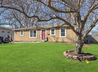 104 SW Alderson Pl, Lees Summit, MO 64063