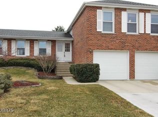 1060 Worthington Dr, Hoffman Estates, IL 60169