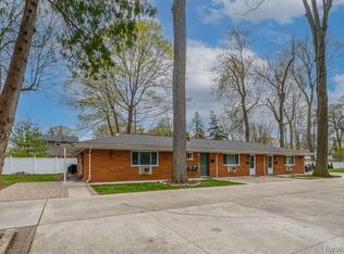 705 W Thirteen Mile Rd #703, Royal Oak, MI 48073