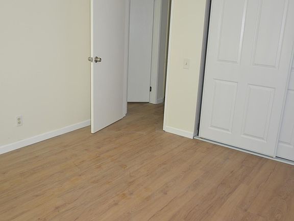 4th image of 5026 Bridgepointe Pl