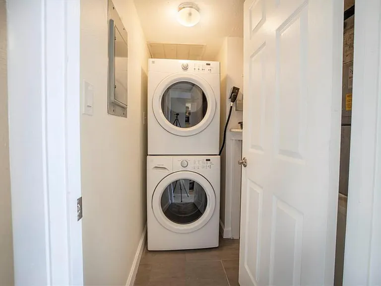 2049 Skimmer Ct W — Photo 10