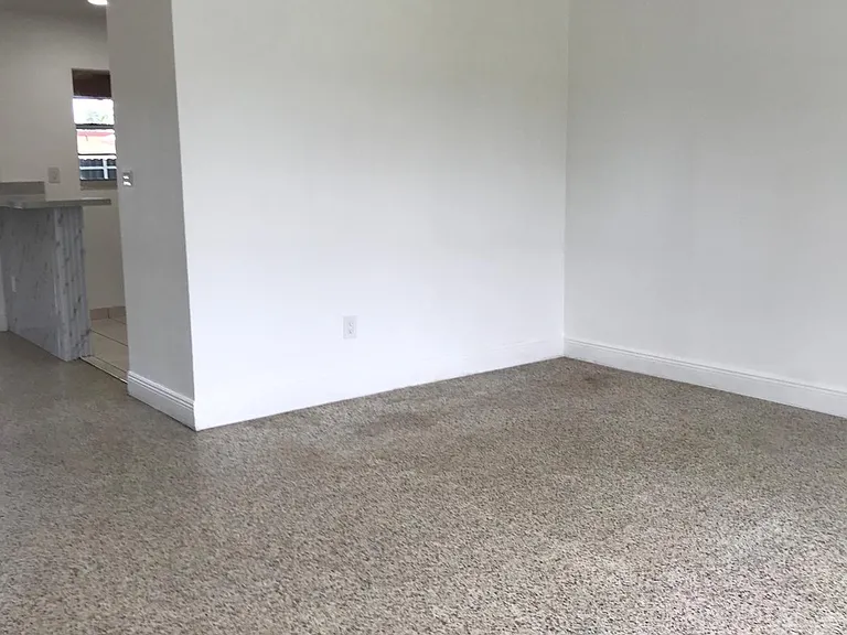 10472 SW 46th St — Photo 18