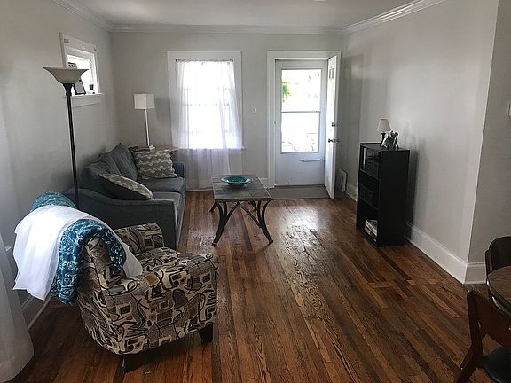 5th image of 2150 Clarence Ave