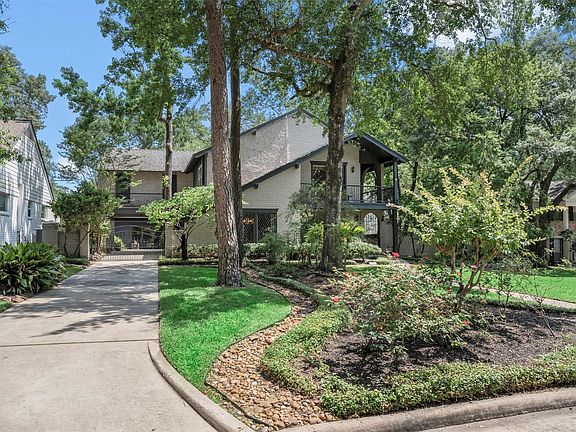 4th image of 6106 Larkmount Dr