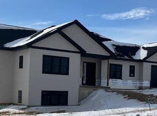 495 Foxfield Ct, Oregon, WI 53575