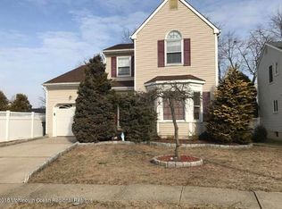 3 Dana Ct, Hazlet Township, NJ 07734