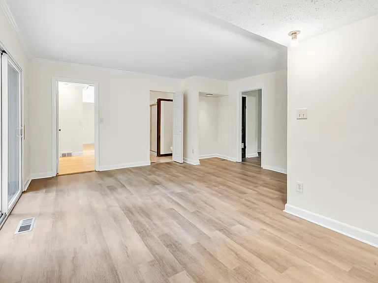 21 Old Redding Rd — Photo 11