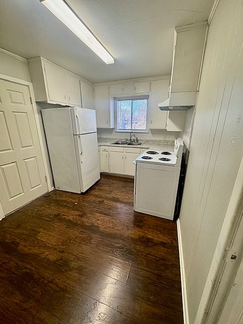 1st image of 205 Shirley Dr #205