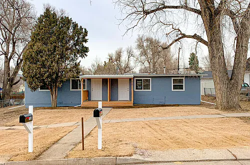 730 E Rio Grande St Photo 1