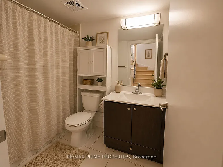 315 Village Green Sq #Townhouse 69 — Photo 13