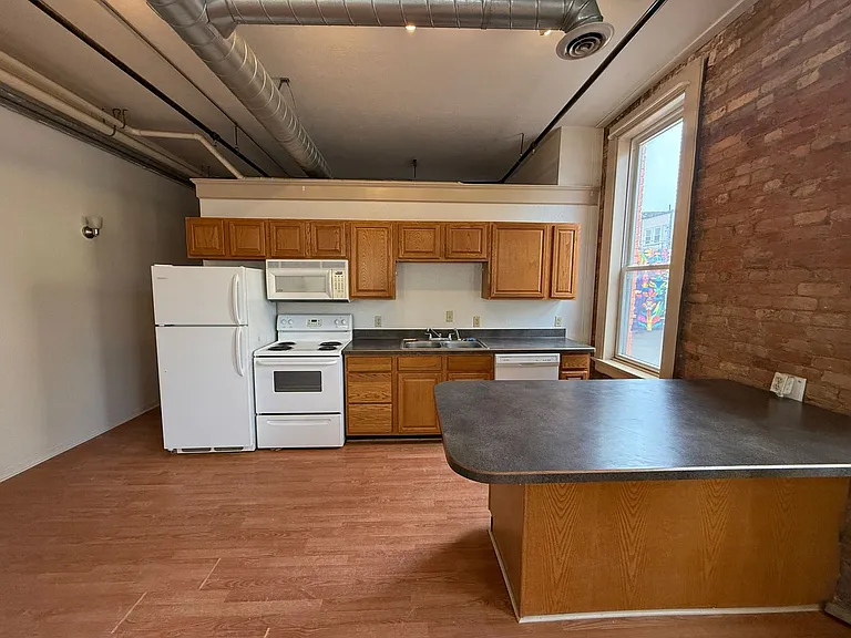 125 E Michigan Ave — Photo 3
