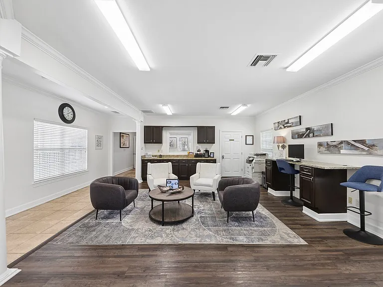 Lancaster Place — Photo 19