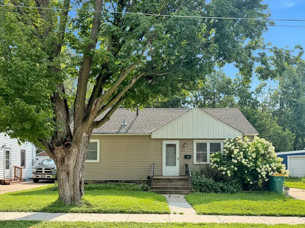 504 Edgewood Ave, Albert Lea, MN 56007