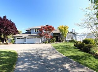 8 Monterey Ter, Orinda, CA