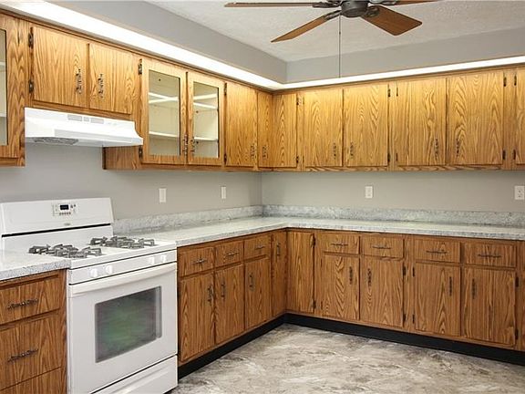 3rd image of 3744 Finleyville Elrama Rd