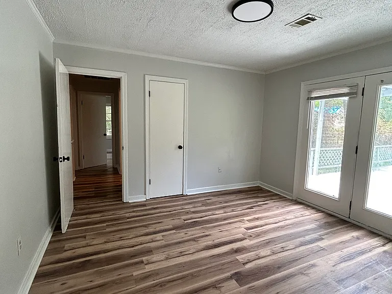 212 Robinhood Rd — Photo 8