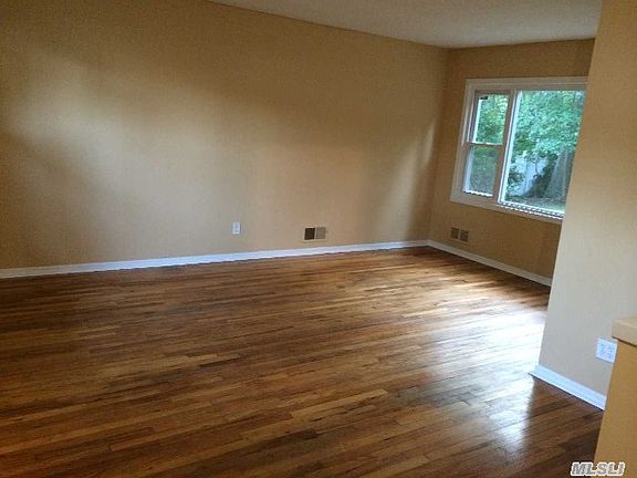 3rd image of 1336 Lakeshore Dr