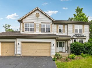 765 Providence Ln, Crystal Lake, IL 60012