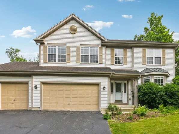 765 Providence Ln, Crystal Lake, IL 60012