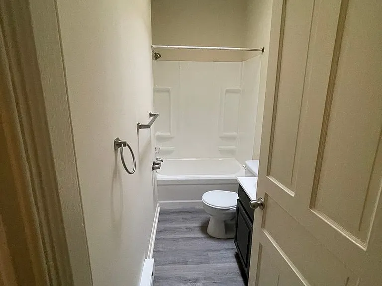 5122 Arch St — Photo 6