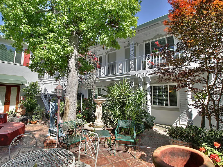 884 Park Dr — Photo 7