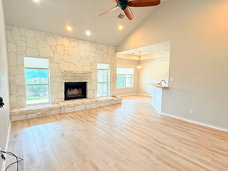 412 Shayla Ln — Photo 10