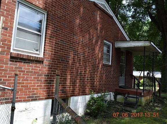 3rd image of 205 Ruskin St