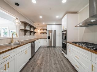 729 Barberry Rd, Highland Park, IL 60035