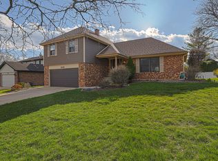 1526 Gainesboro Dr, Wheaton, IL 60189