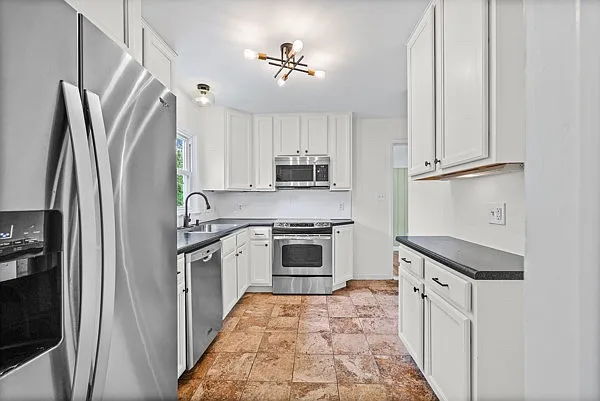 9218 Hallock Dr — Photo 11