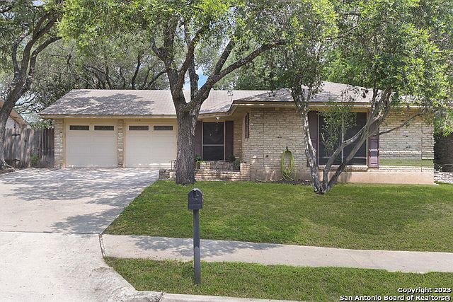 1st image of 6831 N FOREST CREST ST