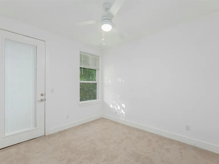1114 Walton Ln #B — Photo 17