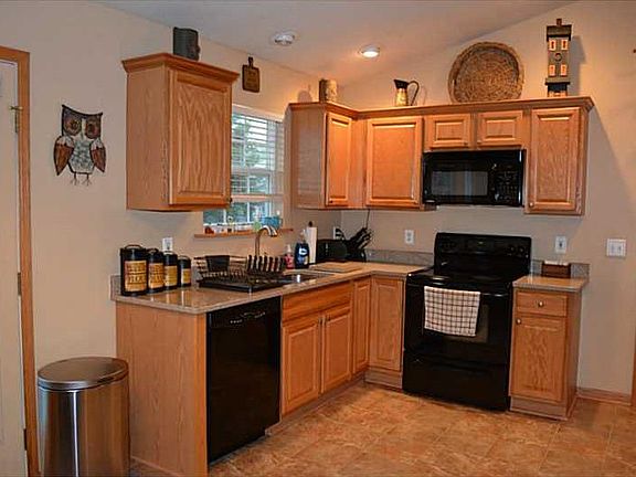 3rd image of 285 Lincoln Pl