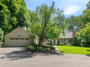 20 Flagstad Rd, West Hartford, CT 06107