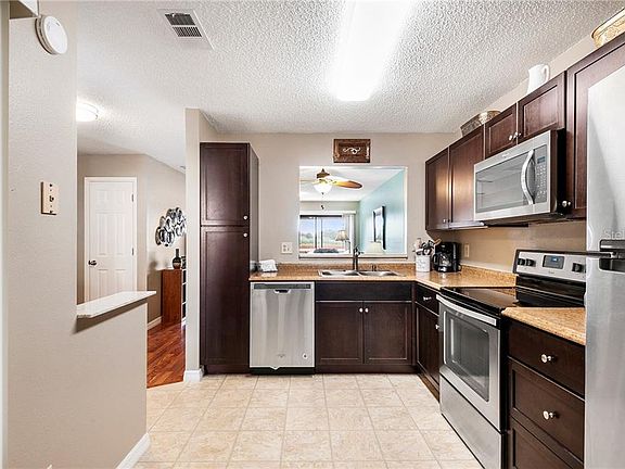 3rd image of 1802 Garden Lake Dr