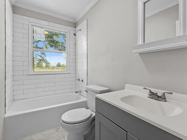 2101 Montclair Ave — Photo 16