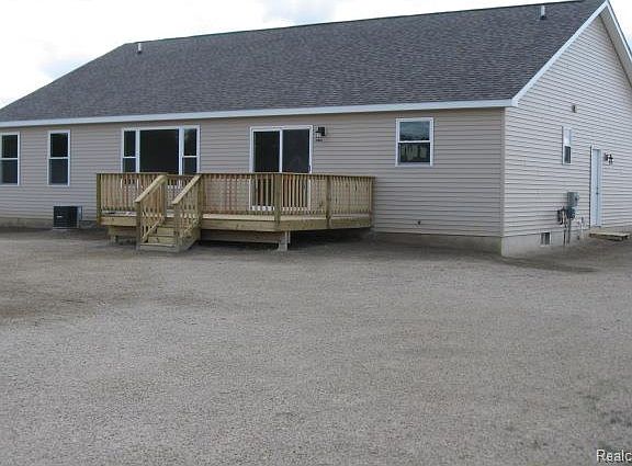 2nd image of 2085 Redwood Ct
