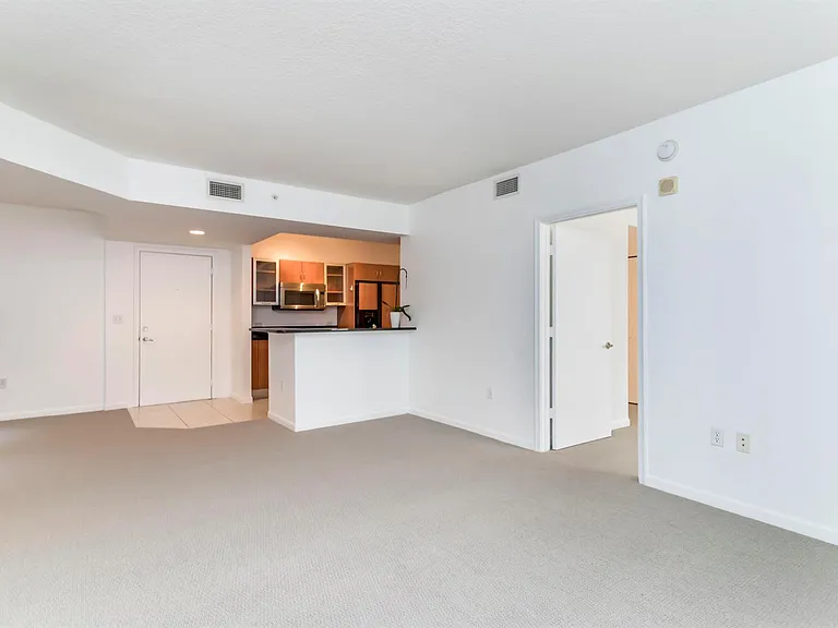18800 NE 29th Ave #923 — Photo 11