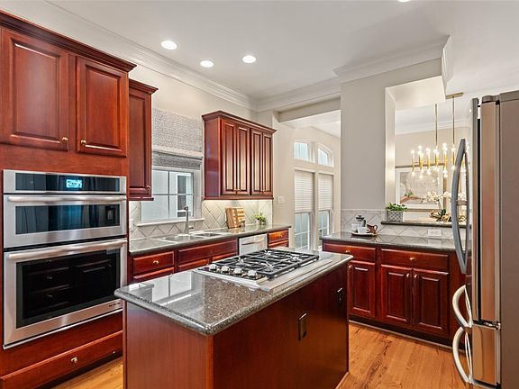 5th image of 2708 Wroxton Rd
