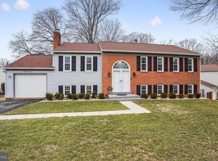 8104 Lake Pleasant Dr, Springfield, VA 22153